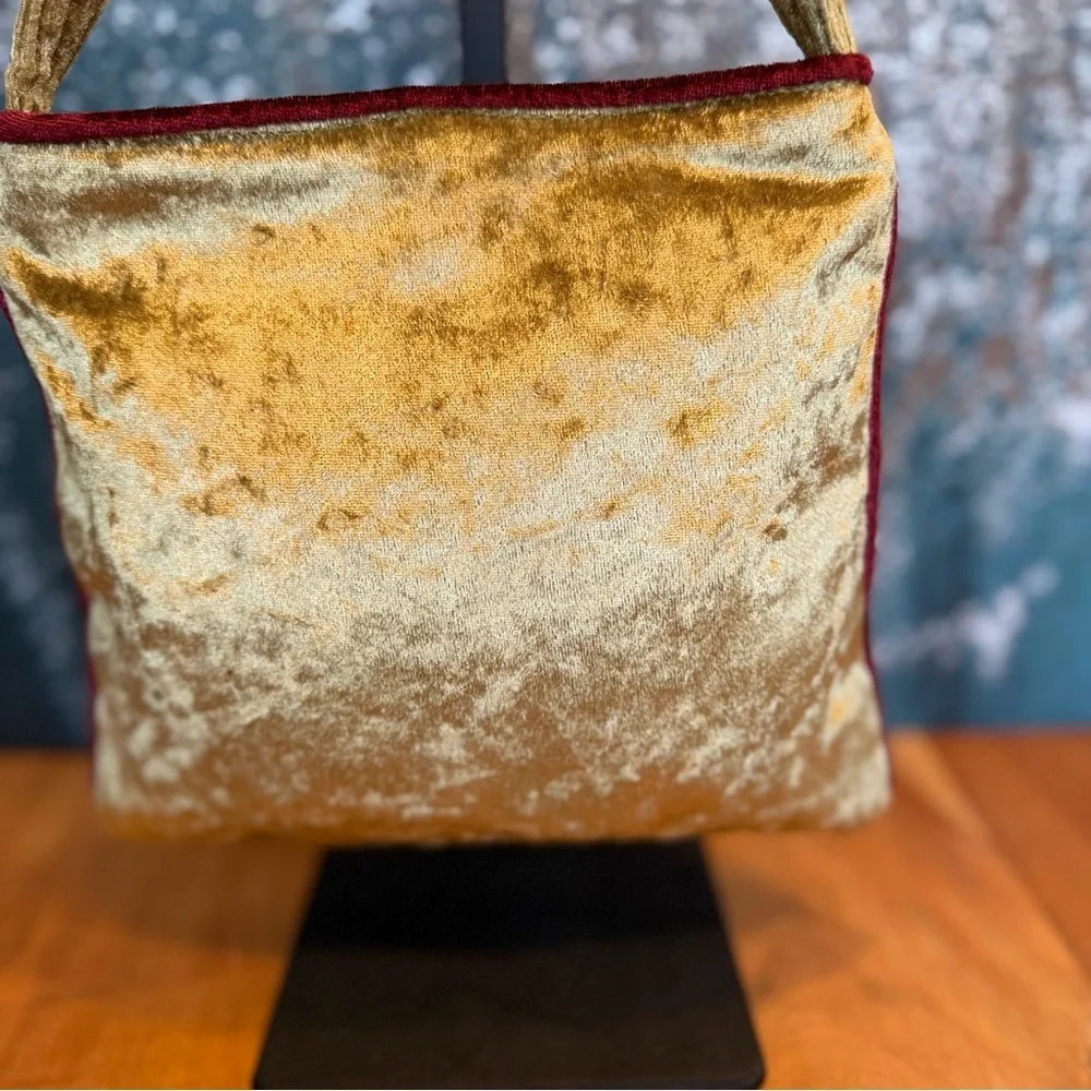 Carlo D'Santi Vintage 1990s Boho Chic Velvet Brocade Shoulder Bag (EUC)